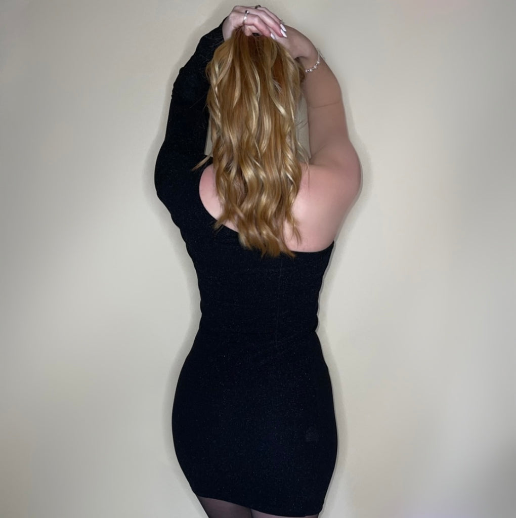 ONE SHOULDER GLITTER JURK ZWART